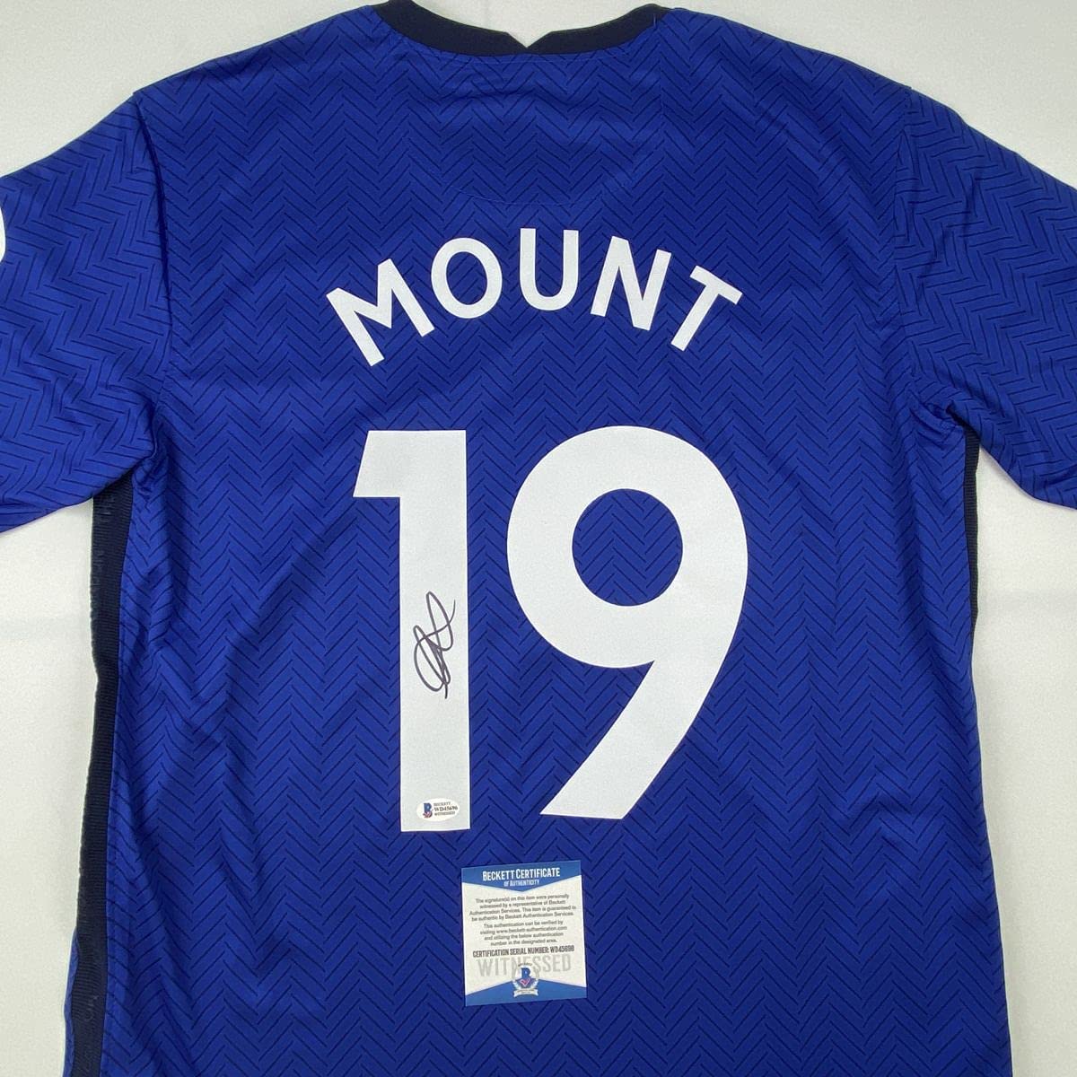 Signed Mason Mount Chelsea Jersey - BAS COA