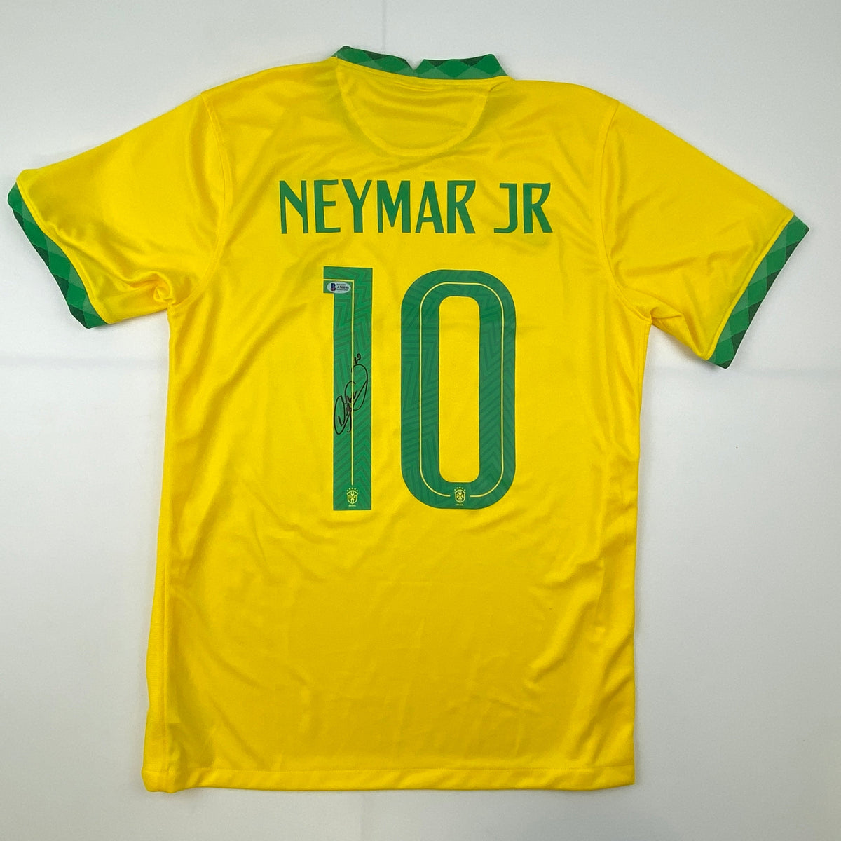 Signed Neymar Jr. Brazil Soccer Jersey - Beckett BAS COA