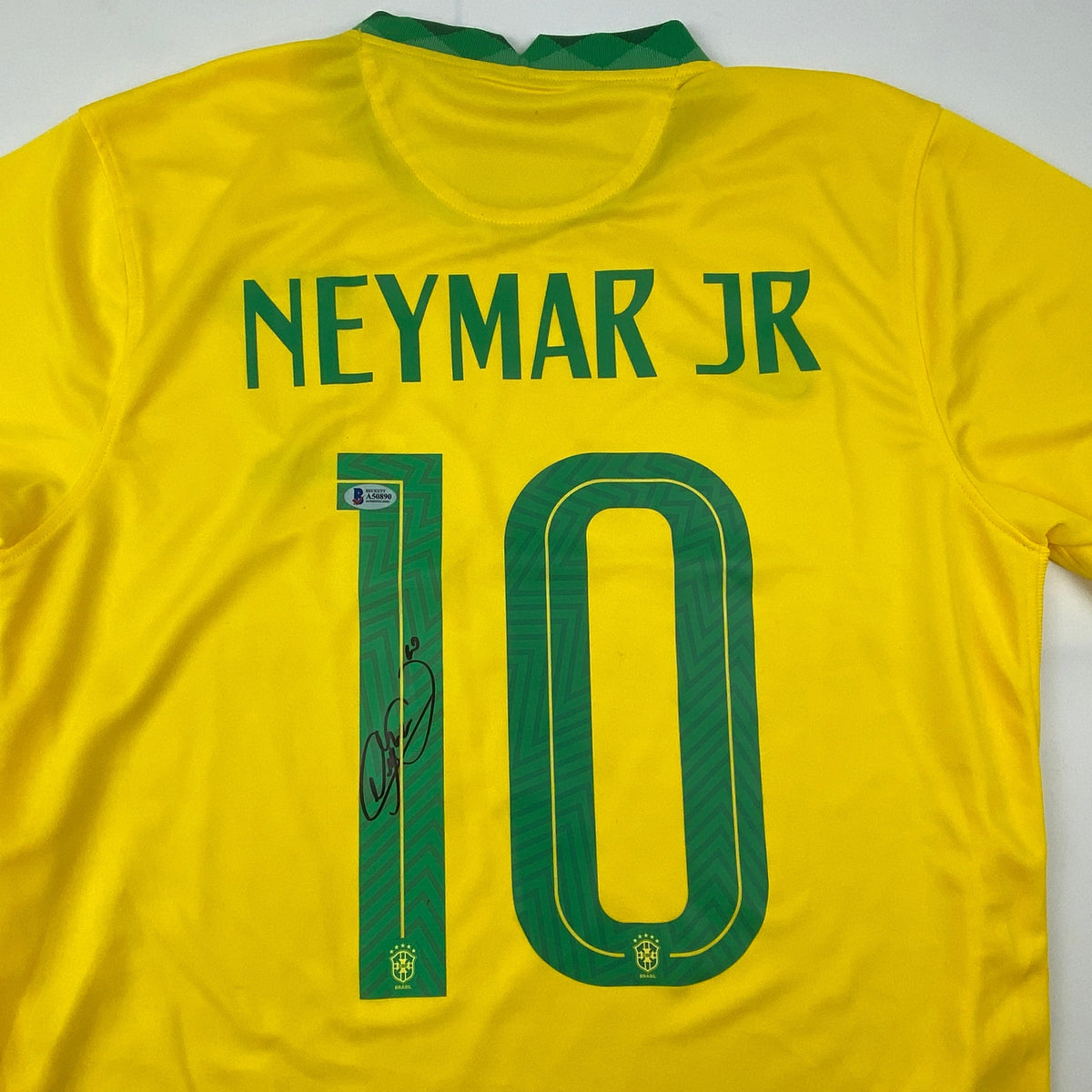 Signed Neymar Jr. Brazil Soccer Jersey - Beckett BAS COA