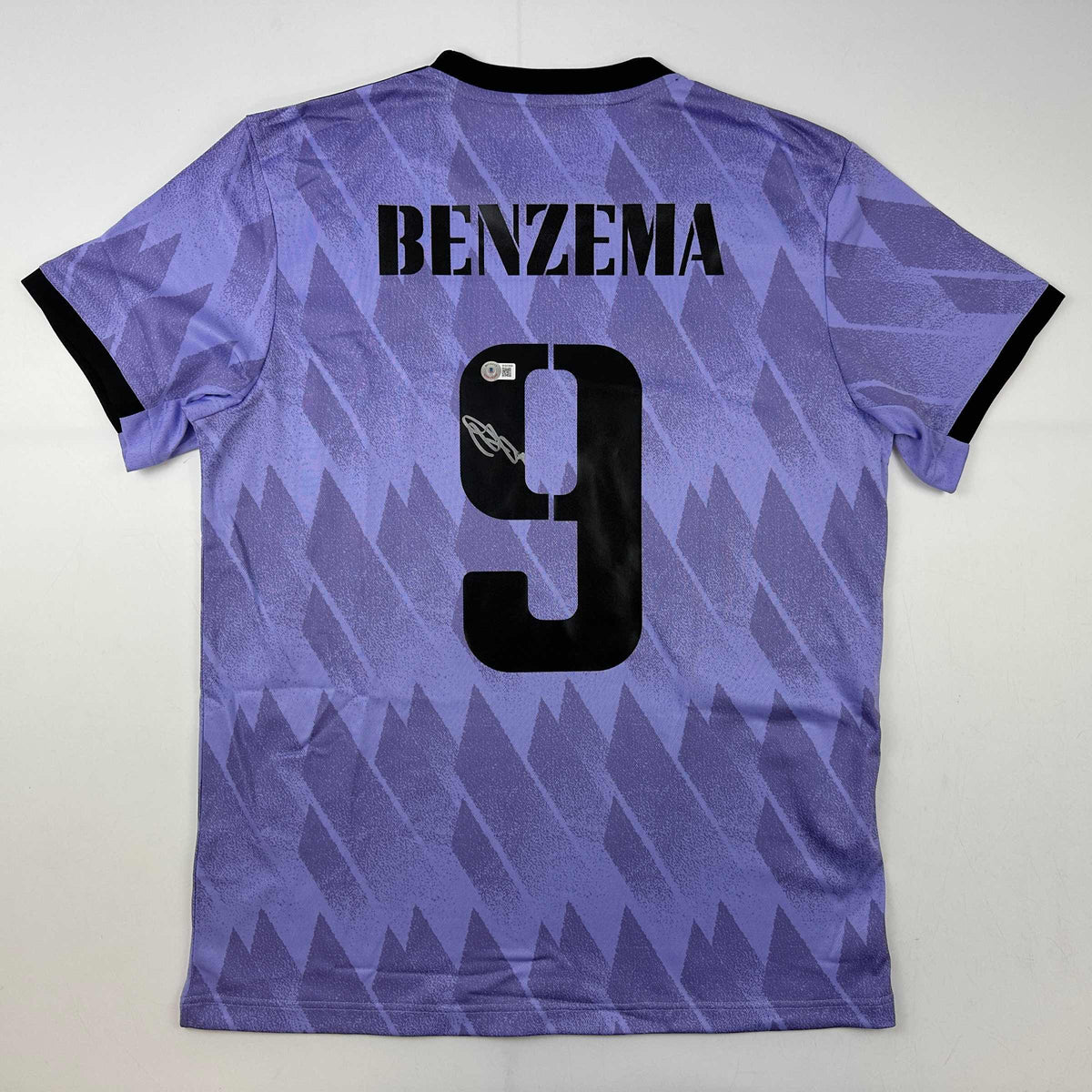 Signed Karim Benzema Real Madrid Jersey | Beckett COA