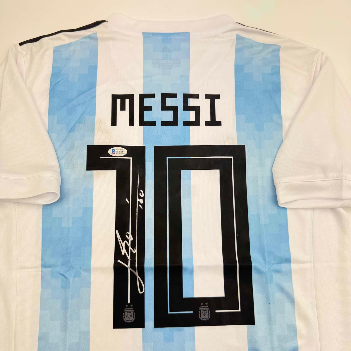 Signed Lionel Messi Argentina Soccer Jersey - BAS COA