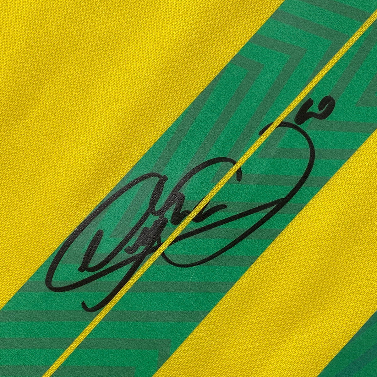 Signed Neymar Jr. Brazil Soccer Jersey - Beckett BAS COA
